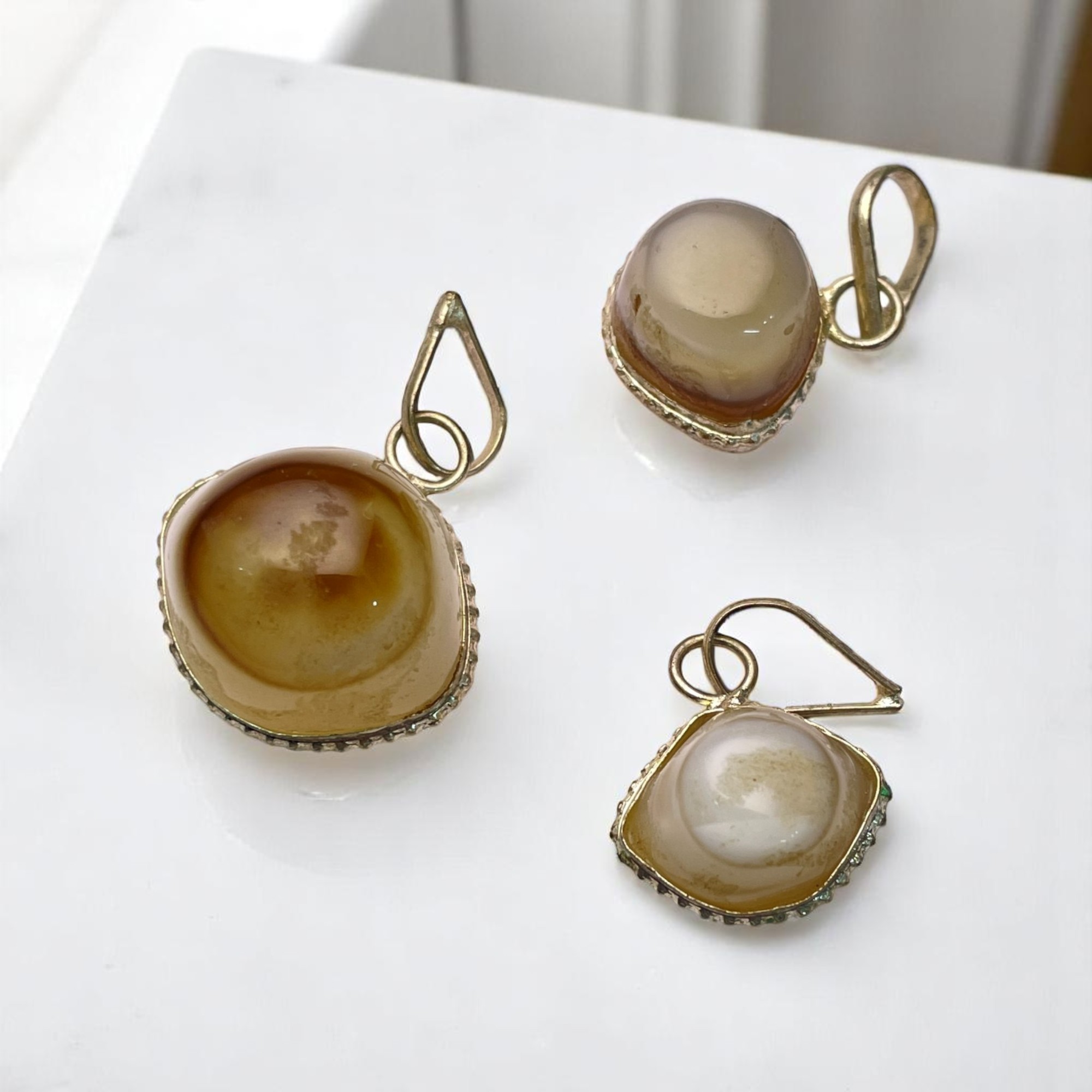 Agate Eye Crystal Pendant - Image 3